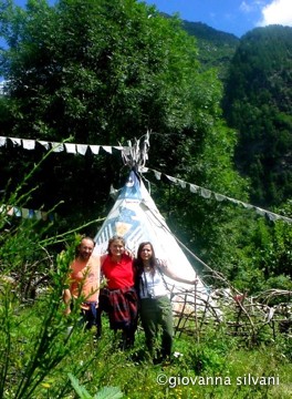 Freunde beim Tipi 2