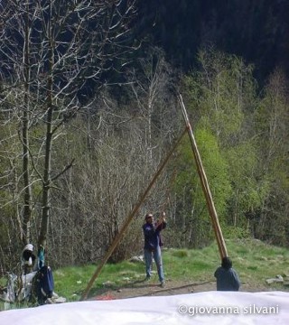 Tipi Stangen aufstellen