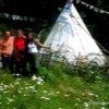 Freunde beim Tipi
